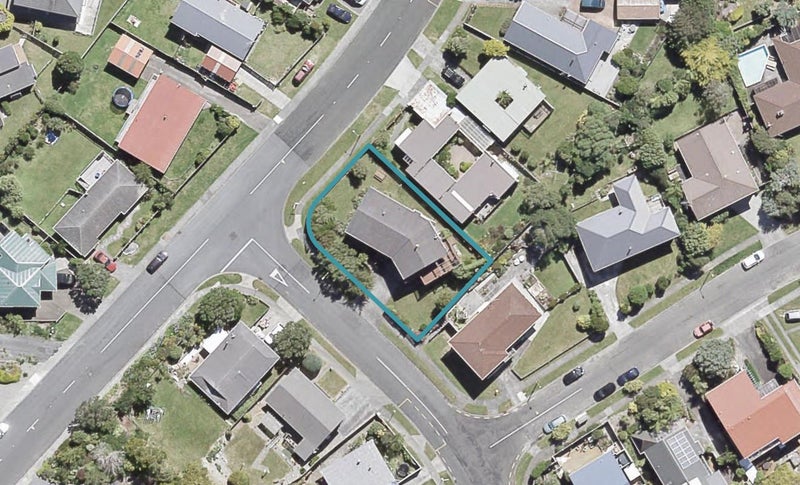8 Protea Street, Maungaraki, Lower Hutt - Carousel 1
