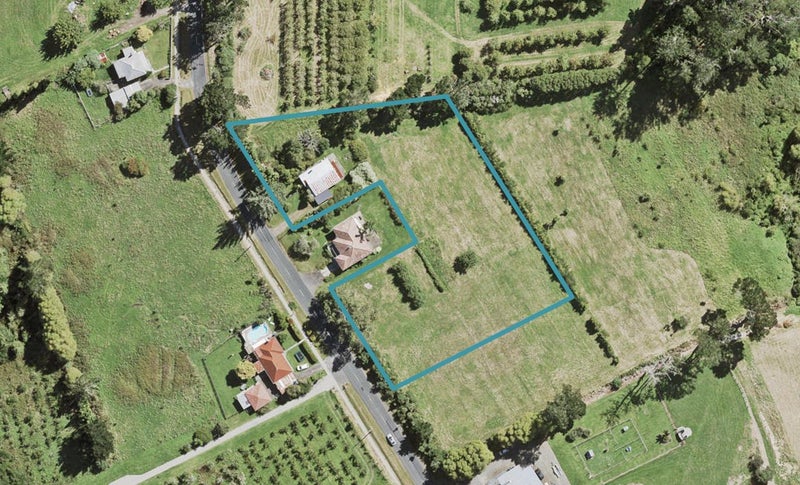 42 Shaw Road, Oratia, Auckland - Carousel 1