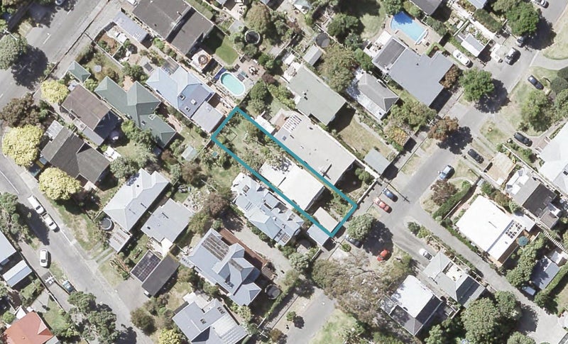 11 Mahoe Street, Eastbourne, Lower Hutt - Carousel 1