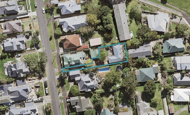 33A Richmond Avenue, Northcote Point, Auckland - Carousel 1