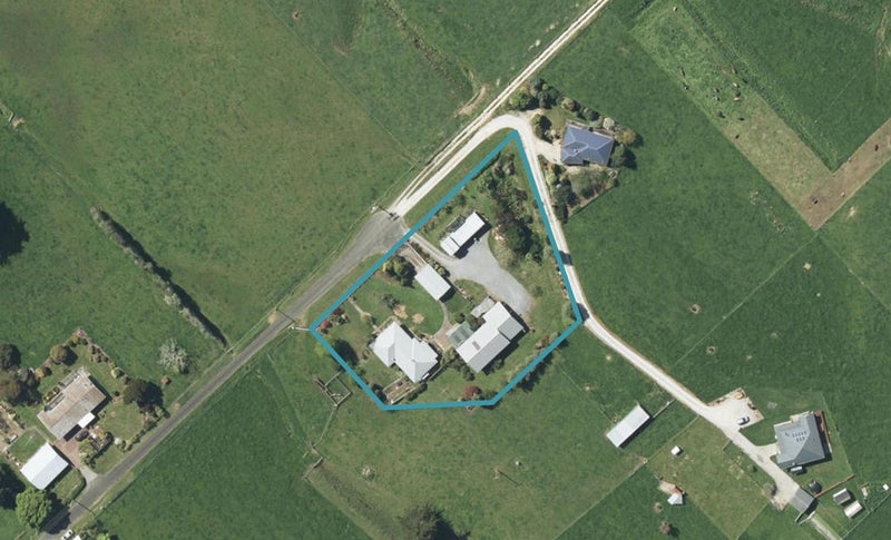 32 Carlyle Street, Takaka - Carousel 1