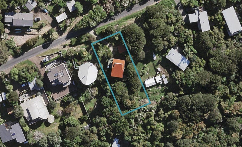 13 Makora Avenue, Oneroa, Waiheke Island - Carousel 1