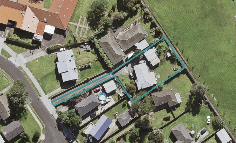 46 Windrush Close, Mangere, Auckland - Carousel 1