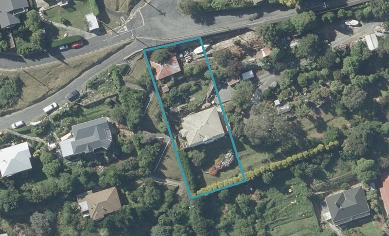 8 Manuka Street, Ravensbourne, Dunedin - Carousel 1
