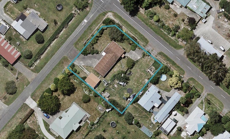 112 Tollemache Road East, Longlands, Hastings - Carousel 1