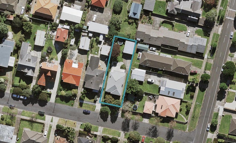 42 Boyd Avenue, Royal Oak, Auckland - Carousel 1
