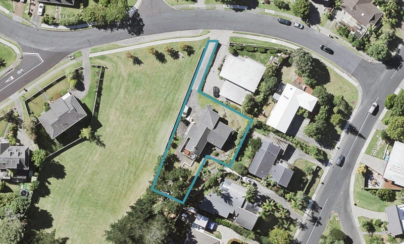 4 Penguin Drive, Murrays Bay, Auckland - Carousel 1