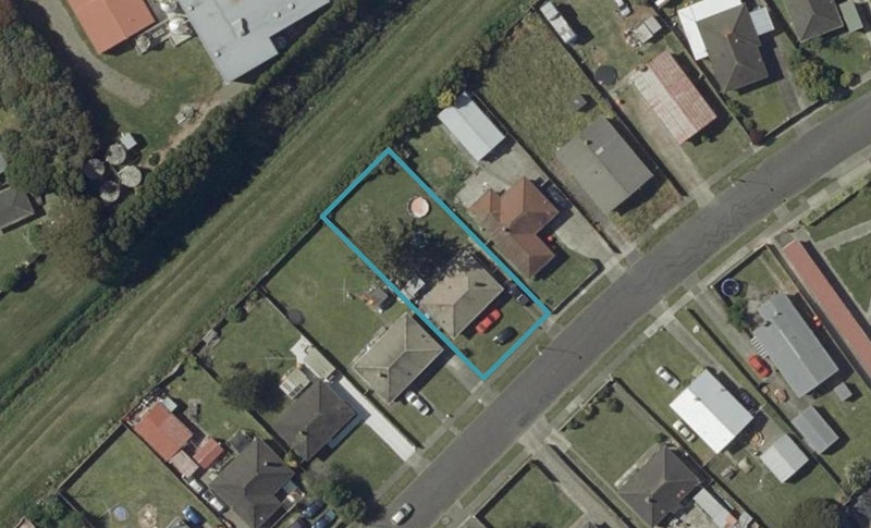 11 Brighton Crescent, Highbury, Palmerston North - Carousel 1