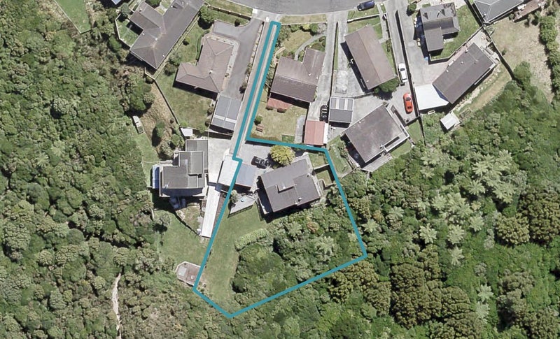 9 Jasmine Grove, Maungaraki, Lower Hutt - Carousel 1