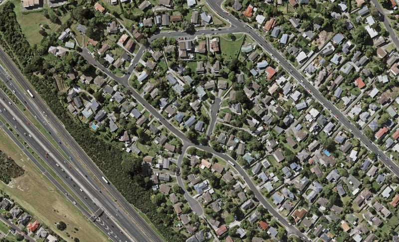 2B Kama Place, Sunnynook, Auckland - Carousel 1