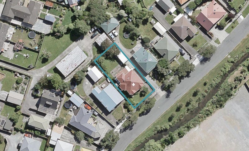 507 Riverside Drive, Fairfield, Lower Hutt - Carousel 1