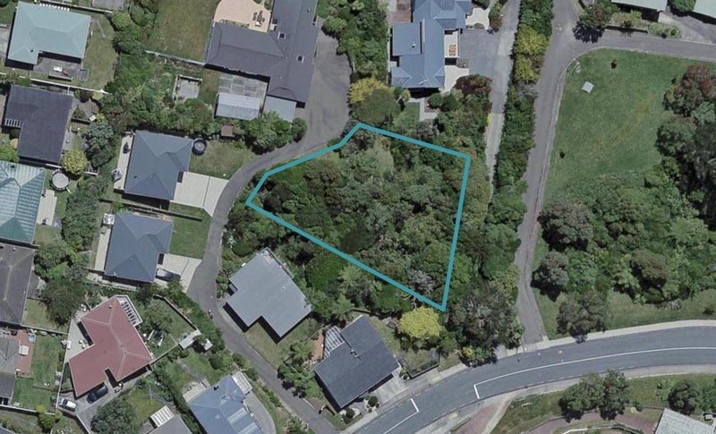 21 Padnell Crescent, Paparangi, Wellington - Carousel 1