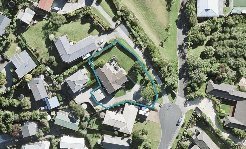 10 Melia Place, Stanmore Bay, Whangaparaoa - Carousel 1