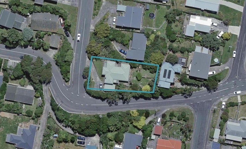 2 Chapman Street, Newlands, Wellington - Carousel 1
