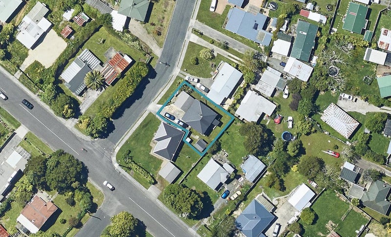 16 Charles Road, Hannahs Bay, Rotorua - Carousel 1