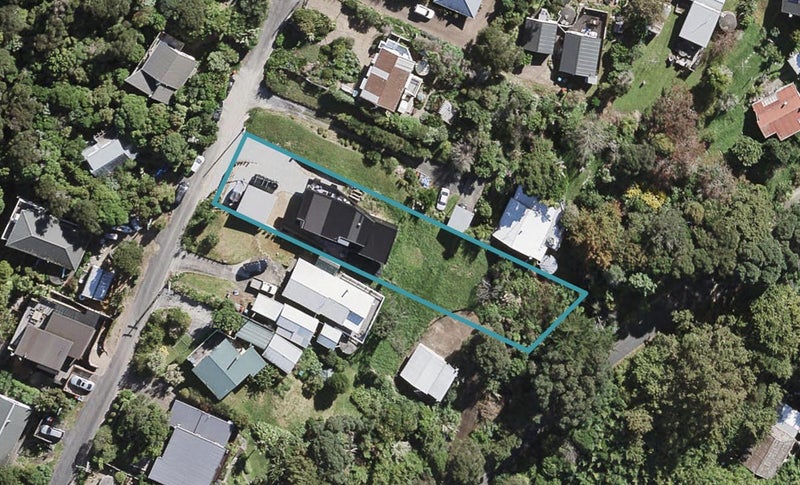 10 Burrell Road Extension, Oneroa, Waiheke Island - Carousel 1