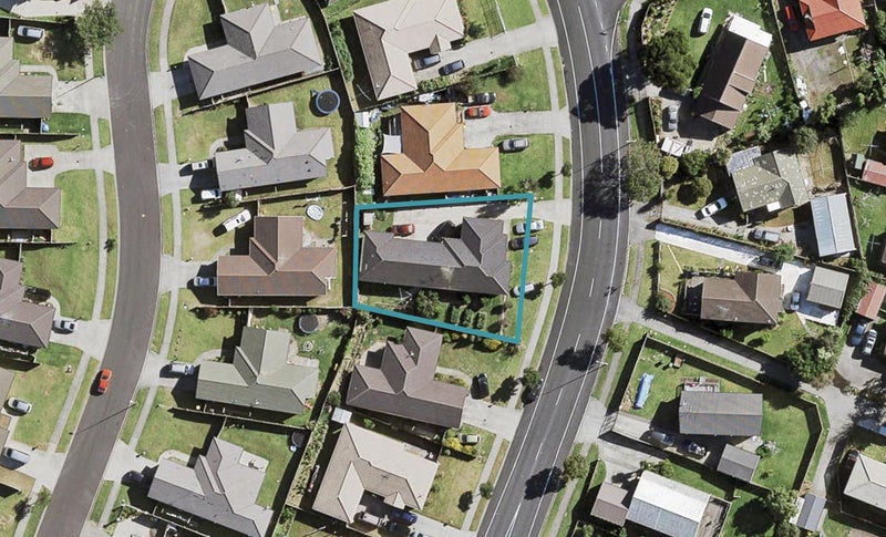 76 Etherton Drive, Weymouth, Auckland - Carousel 1