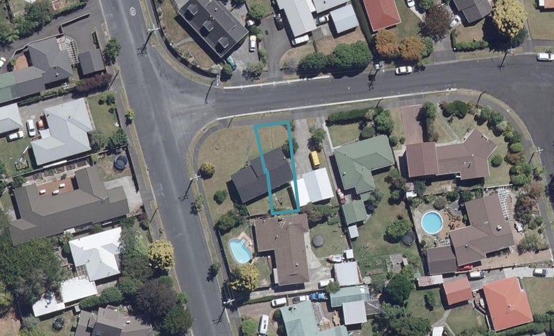 3/2 Eton Drive, Hillcrest, Hamilton - Carousel 1
