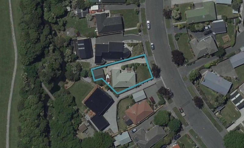 122 Warren Crescent, Hillmorton, Christchurch - Carousel 1