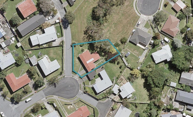 24 Aniseed Grove, Timberlea, Upper Hutt - Carousel 1