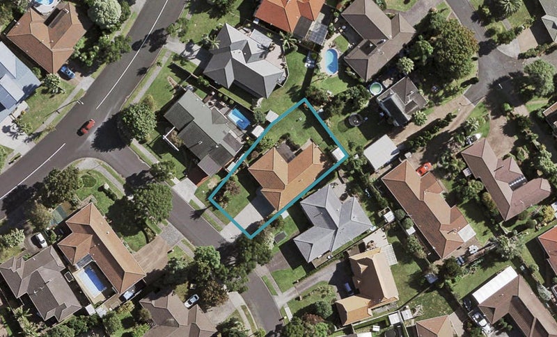 4 Reynard Terrace, Conifer Grove, Takanini - Carousel 1