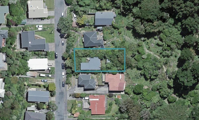 156 Parkvale Road, Karori, Wellington - Carousel 1