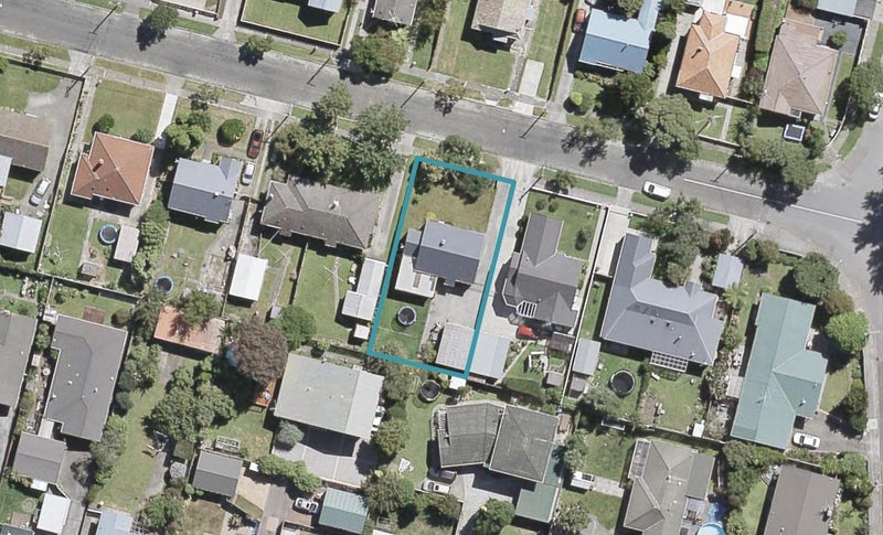 22 Rumgay Street, Fairfield, Lower Hutt - Carousel 1