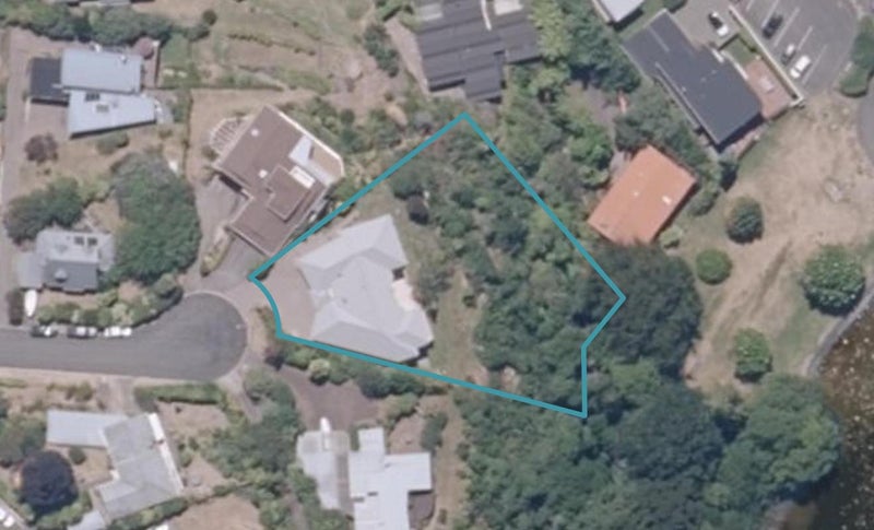 7 Sylvia Place, Acacia Bay, Taupo - Carousel 1