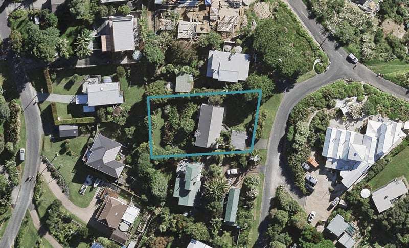3 Huia Street, Oneroa, Waiheke Island - Carousel 1