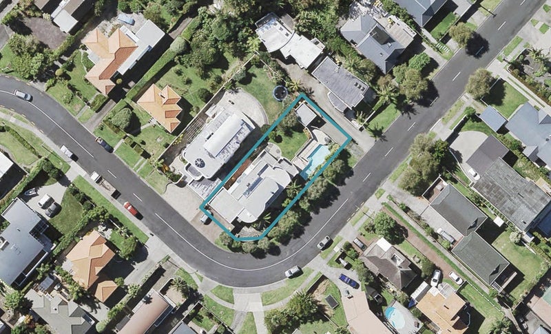 62 Castor Bay Road, Castor Bay, Auckland - Carousel 1