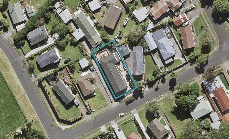8 Caringbah Drive, Papatoetoe, Auckland - Carousel 1