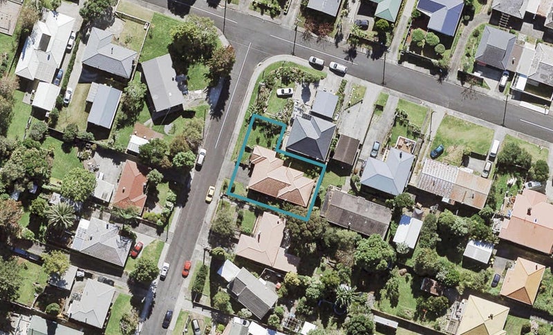 2 Woolley Avenue, New Lynn, Auckland - Carousel 1