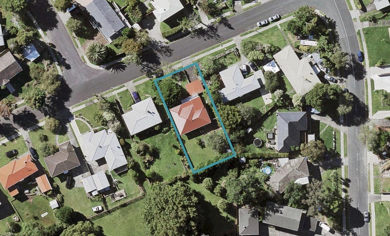 5 La Trobe Street, Pakuranga Heights, Auckland - Carousel 1