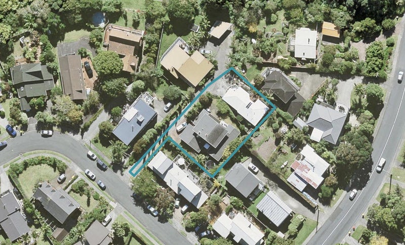 1/3 Tiri View Place, Waiake, Auckland - Carousel 1