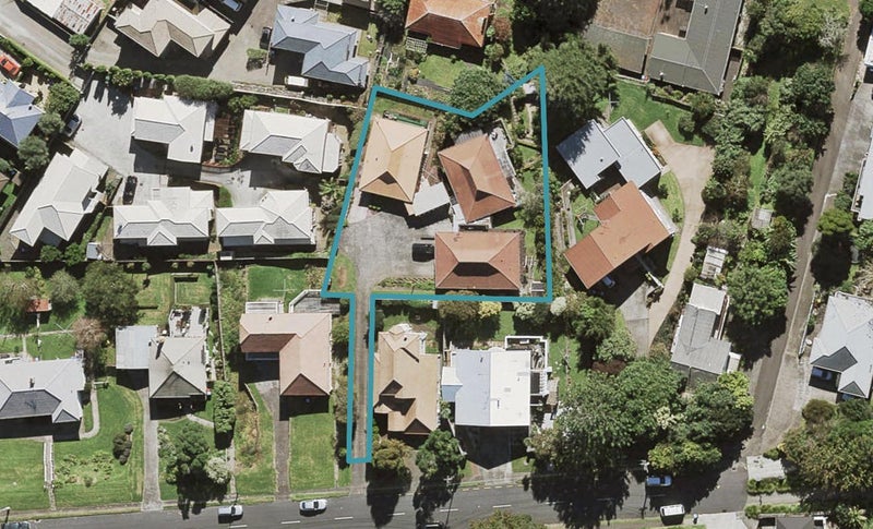 3/10 Budock Road, Hillsborough, Auckland - Carousel 1