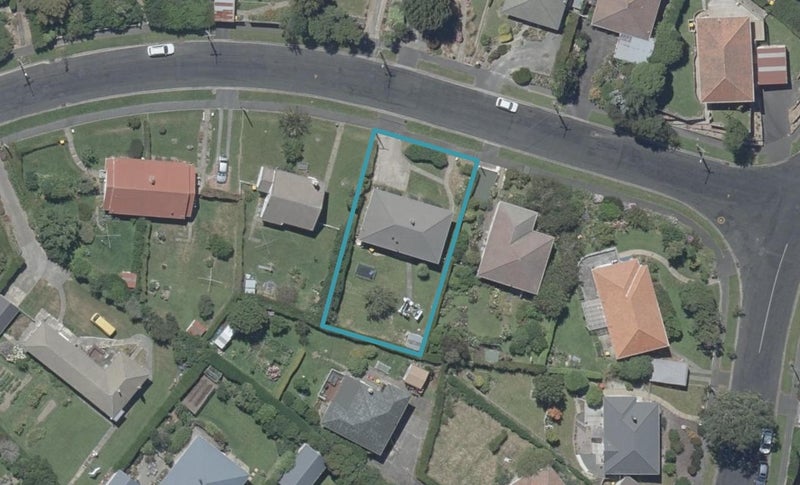 22 Forresbank Avenue, Wakari, Dunedin - Carousel 1