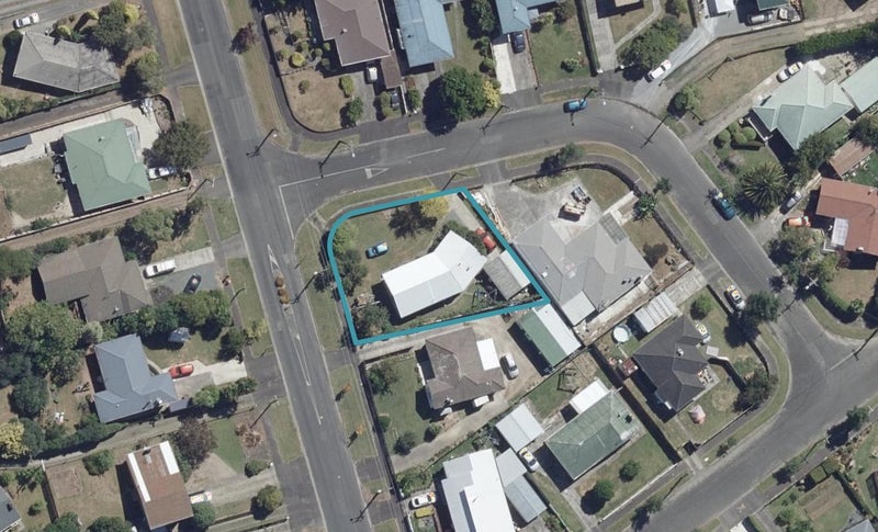 2 Matthews Crescent, Melville, Hamilton - Carousel 1