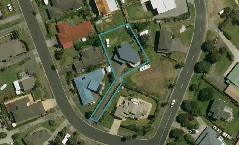 6 Bermuda Place, One Tree Point - Carousel 1