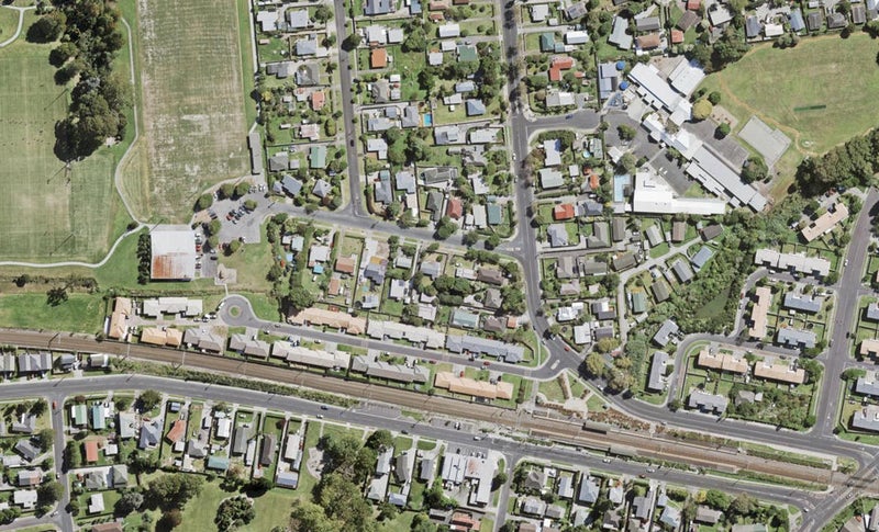 1/4 Robertson Road, Ranui, Auckland - Carousel 1