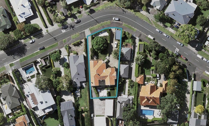 15 Stanley Point Road, Stanley Point, Auckland - Carousel 1