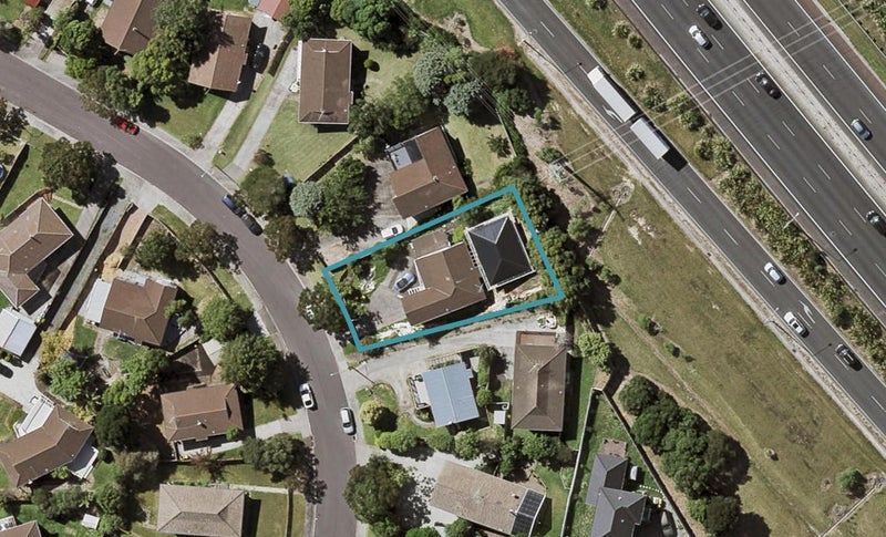 61 Santiago Crescent, Unsworth Heights, Auckland - Carousel 1