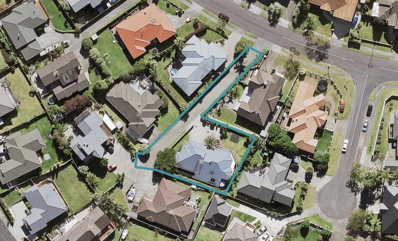 38 Hogarth Rise, West Harbour, Auckland - Carousel 1