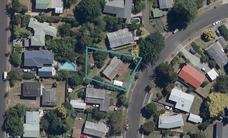 44 Kowhai Street, Hamilton Lake, Hamilton - Carousel 1
