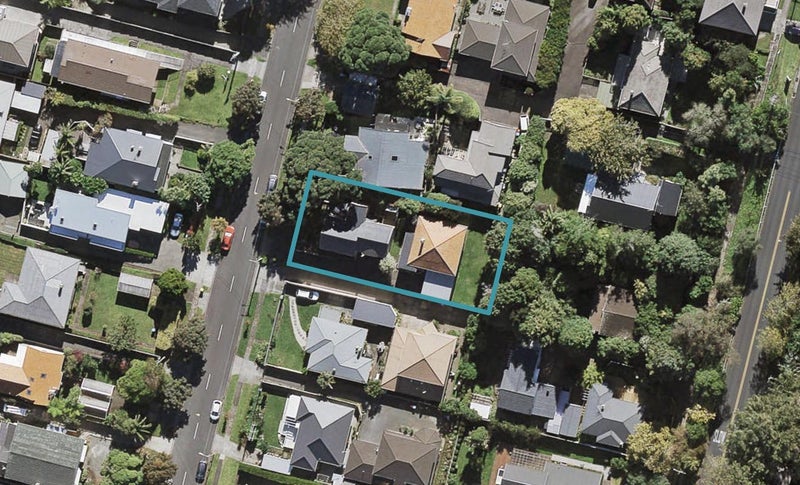 10 Queensway, Three Kings, Auckland - Carousel 1