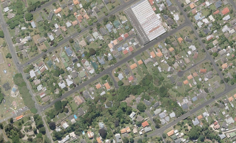 18 Marshall Avenue, Whanganui East, Whanganui - Carousel 1