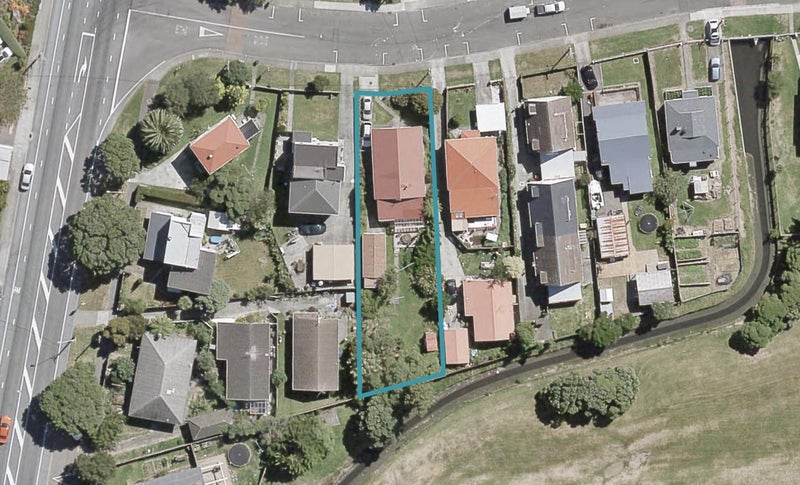 6 Elizabeth Street, Moera, Lower Hutt - Carousel 1