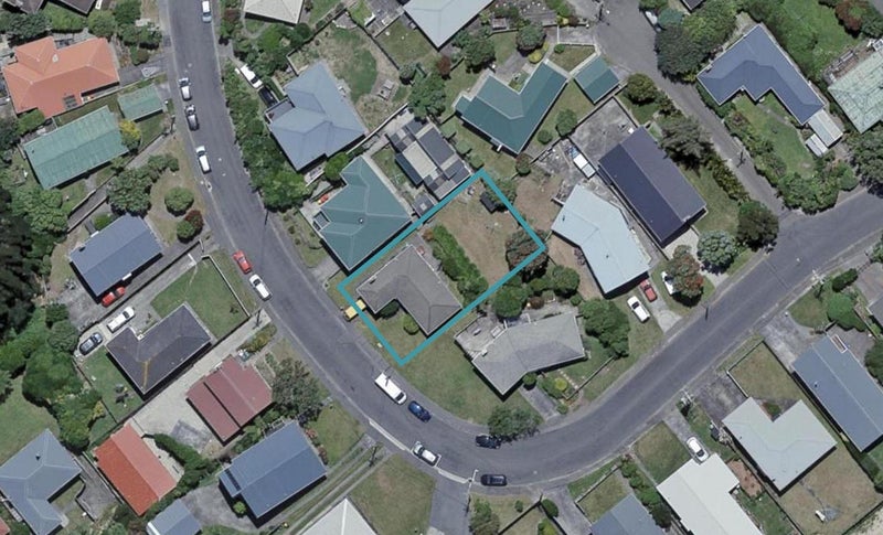 26 Turville Crescent, Newlands, Wellington - Carousel 1