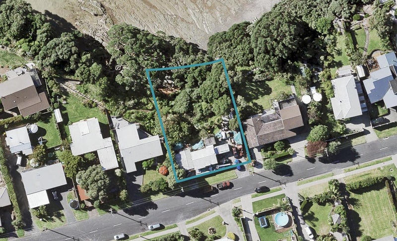 23 Ealing Crescent, Beachlands, Auckland - Carousel 1
