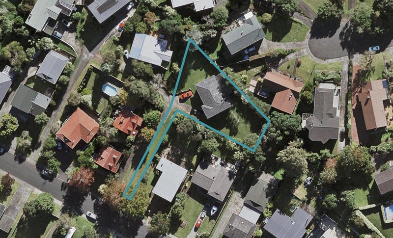 57 Lynden Avenue, Hillcrest, Auckland - Carousel 1