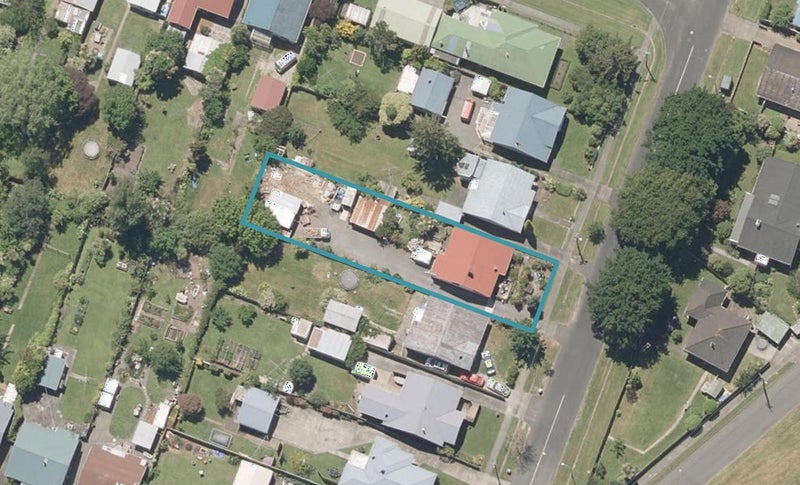 11 Tanguru Street, Whanganui East, Whanganui - Carousel 1